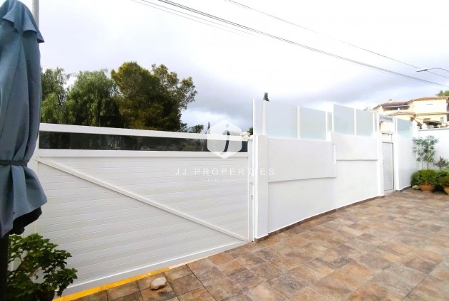 Resale - Villa -
San Miguel de Salinas - Inland