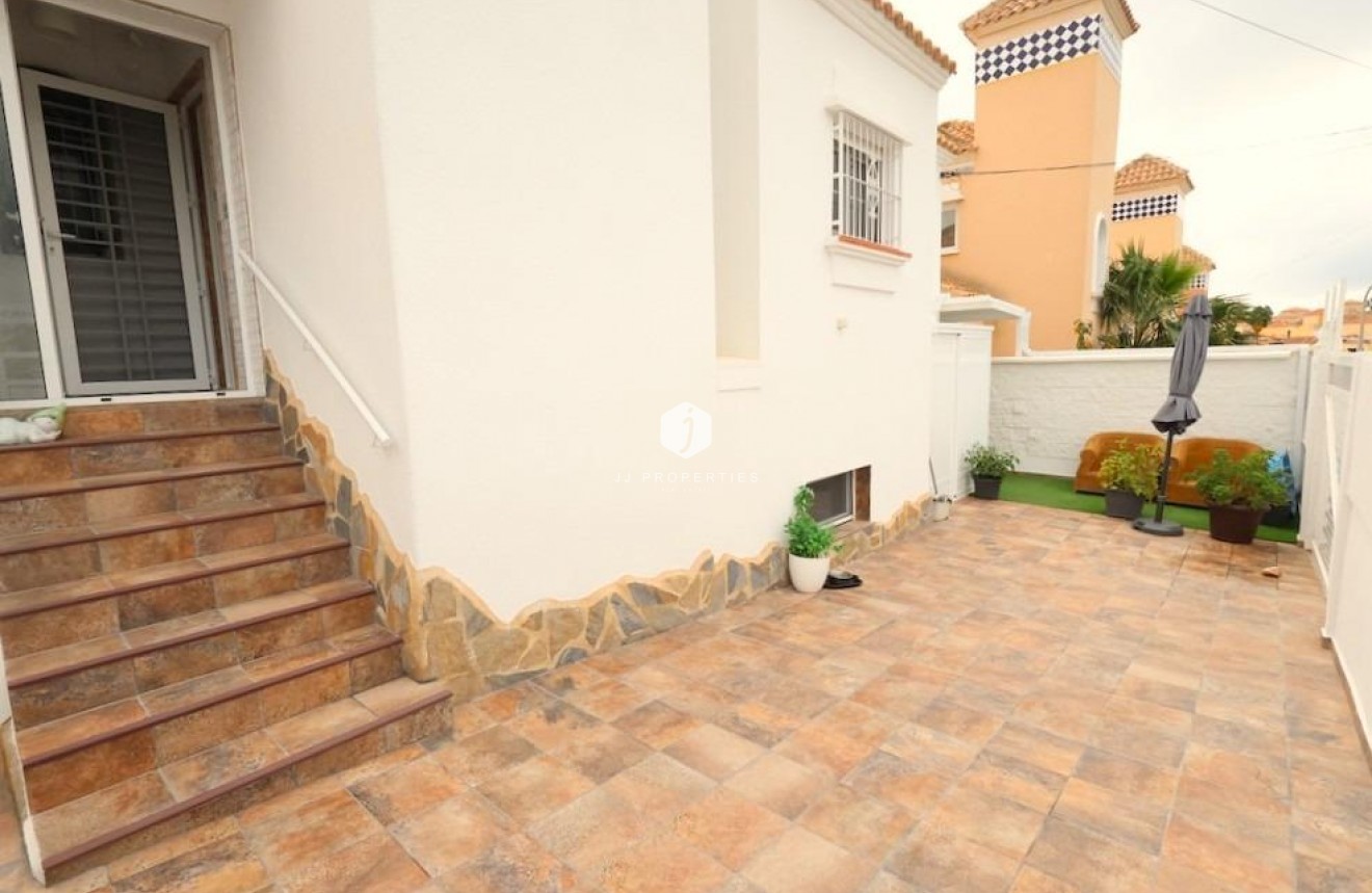 Resale - Villa -
San Miguel de Salinas - Inland
