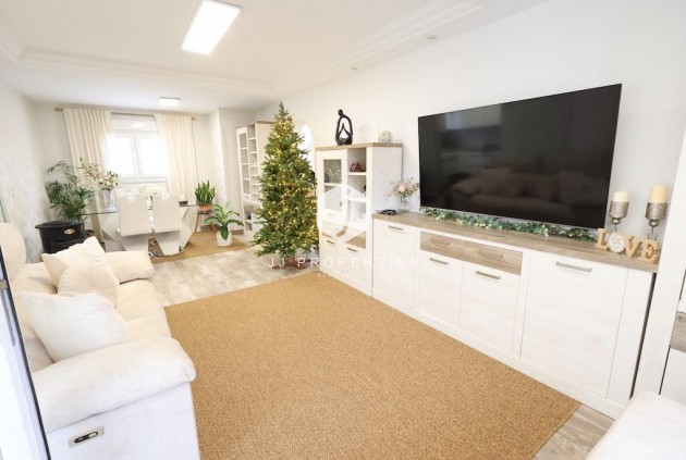 Resale - Villa -
San Miguel de Salinas - Inland
