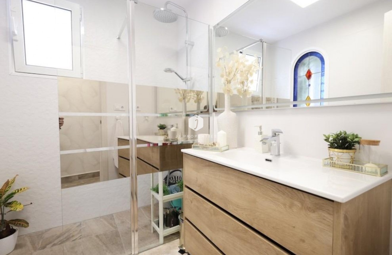 Resale - Villa -
San Miguel de Salinas - Inland