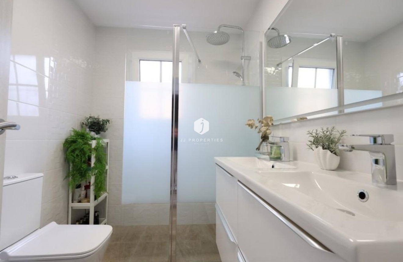 Resale - Villa -
San Miguel de Salinas - Inland