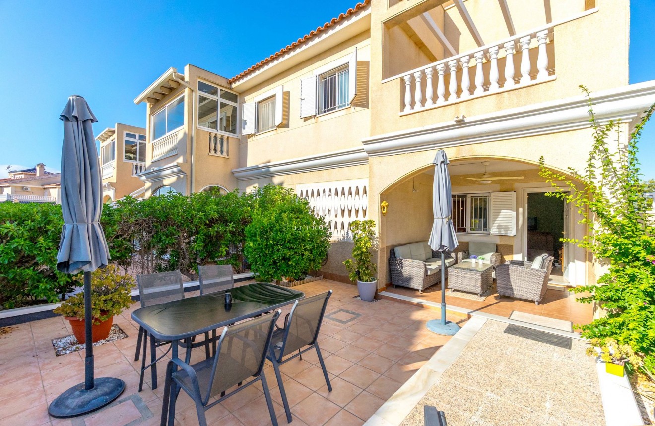 Resale - Duplex -
Orihuela Costa - Playa Flamenca