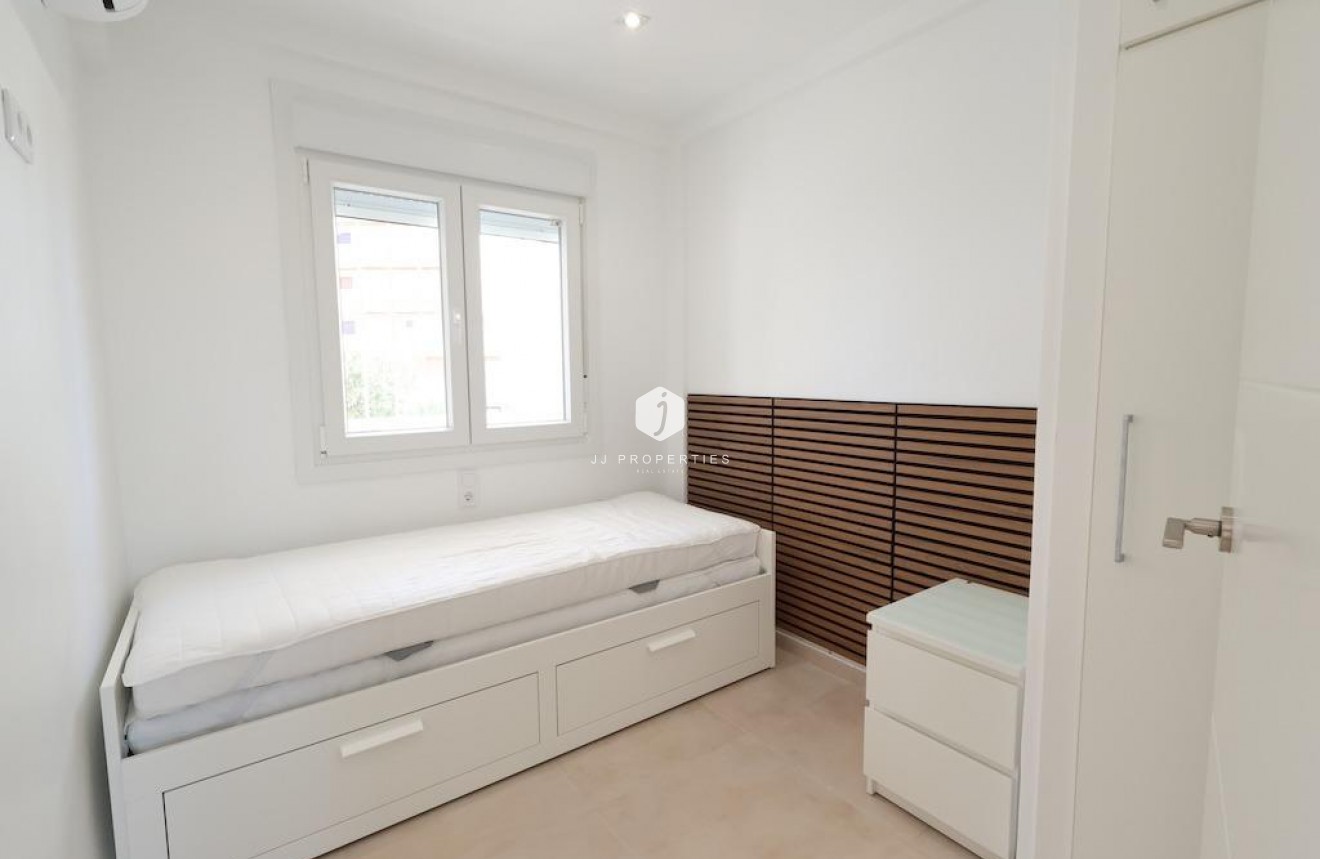 D'occasion - Bungalow -
Orihuela Costa - Costa Blanca