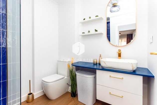 Resale - Apartment / flat -
Torrevieja - Centro