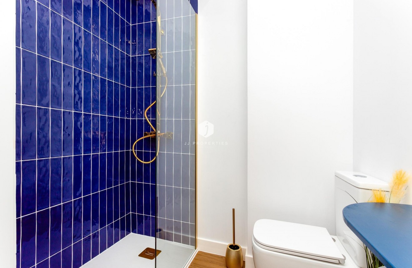 Resale - Apartment / flat -
Torrevieja - Centro