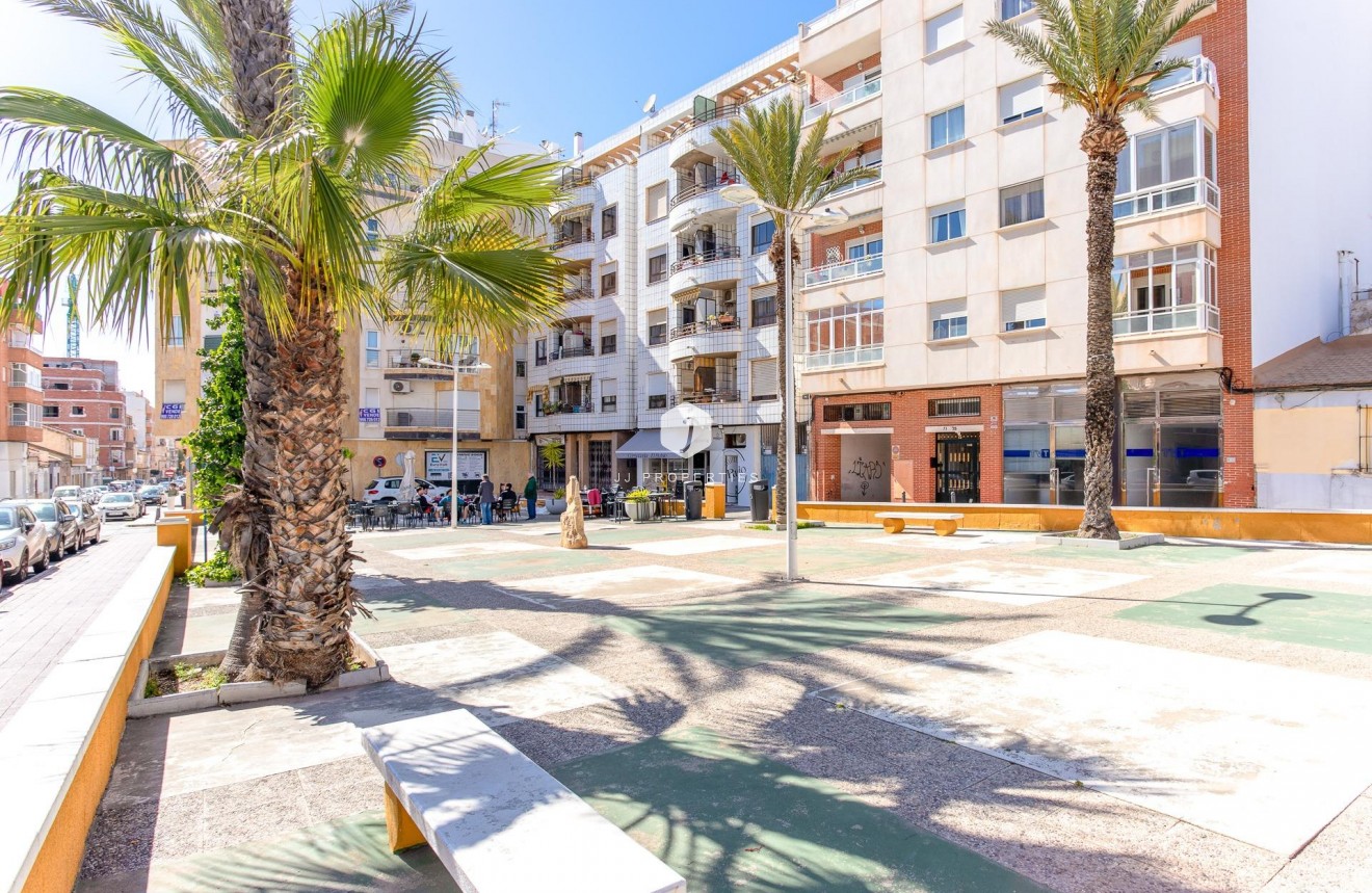 Resale - Apartment / flat -
Torrevieja - Centro