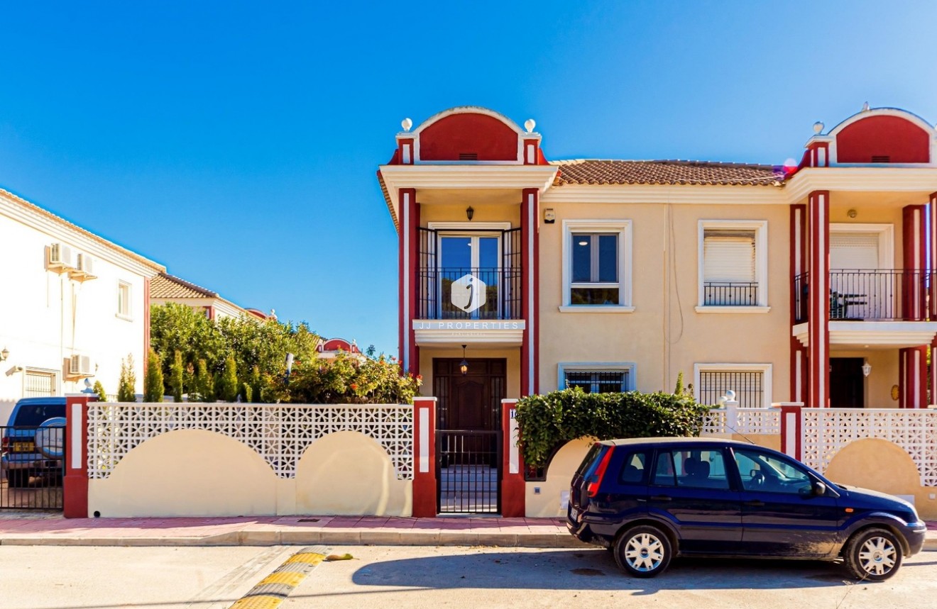 Resale - Duplex -
Dehesa de Campoamor - Costa Blanca