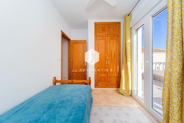 Resale - Duplex -
Dehesa de Campoamor - Costa Blanca