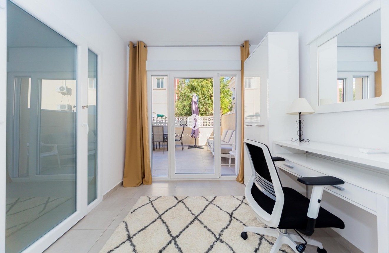 Resale - Duplex -
Dehesa de Campoamor - Costa Blanca