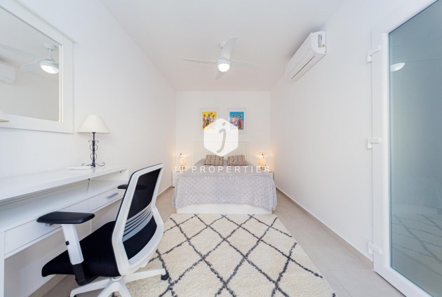 Resale - Duplex -
Dehesa de Campoamor - Costa Blanca