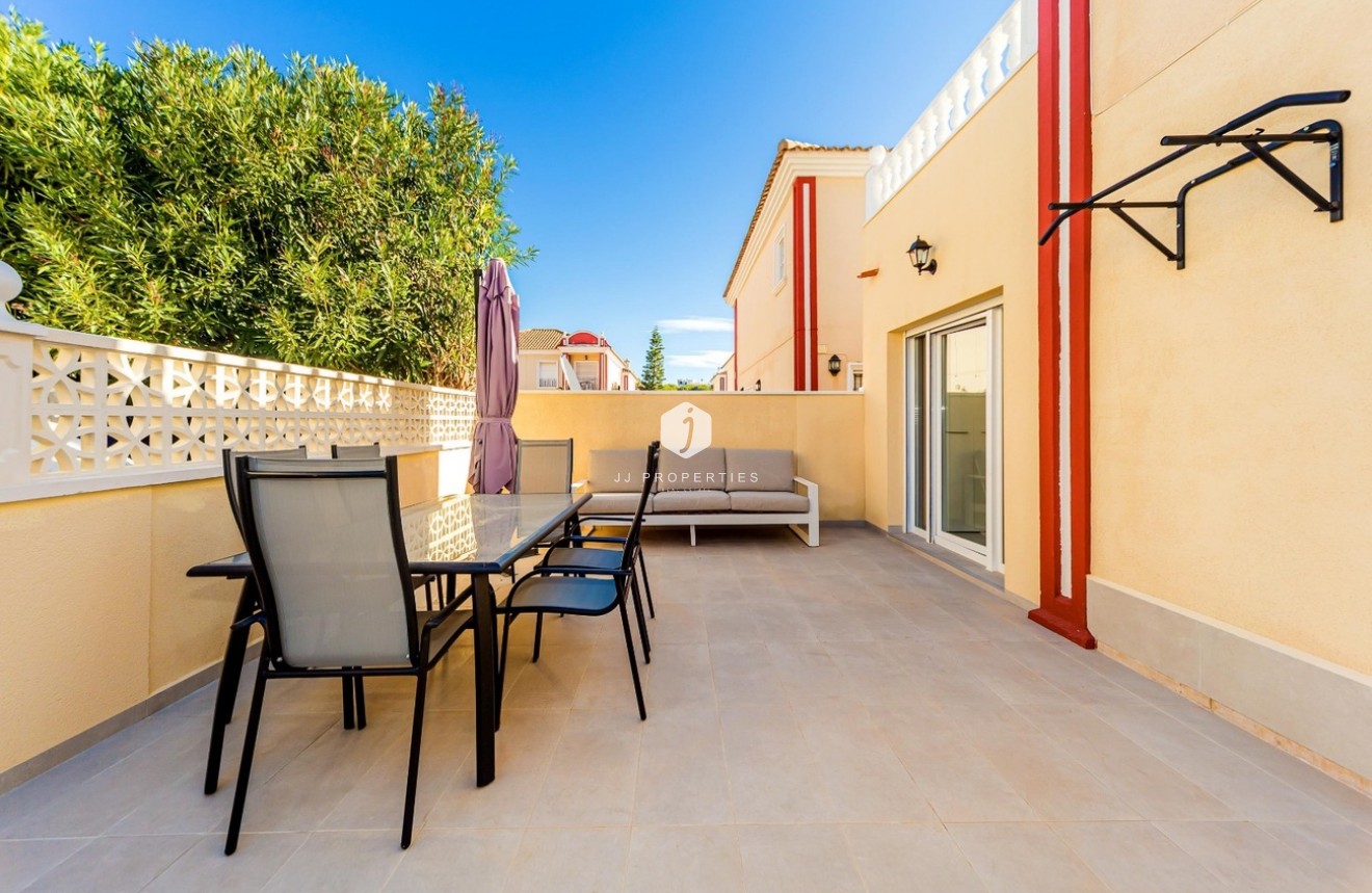 Resale - Duplex -
Dehesa de Campoamor - Costa Blanca