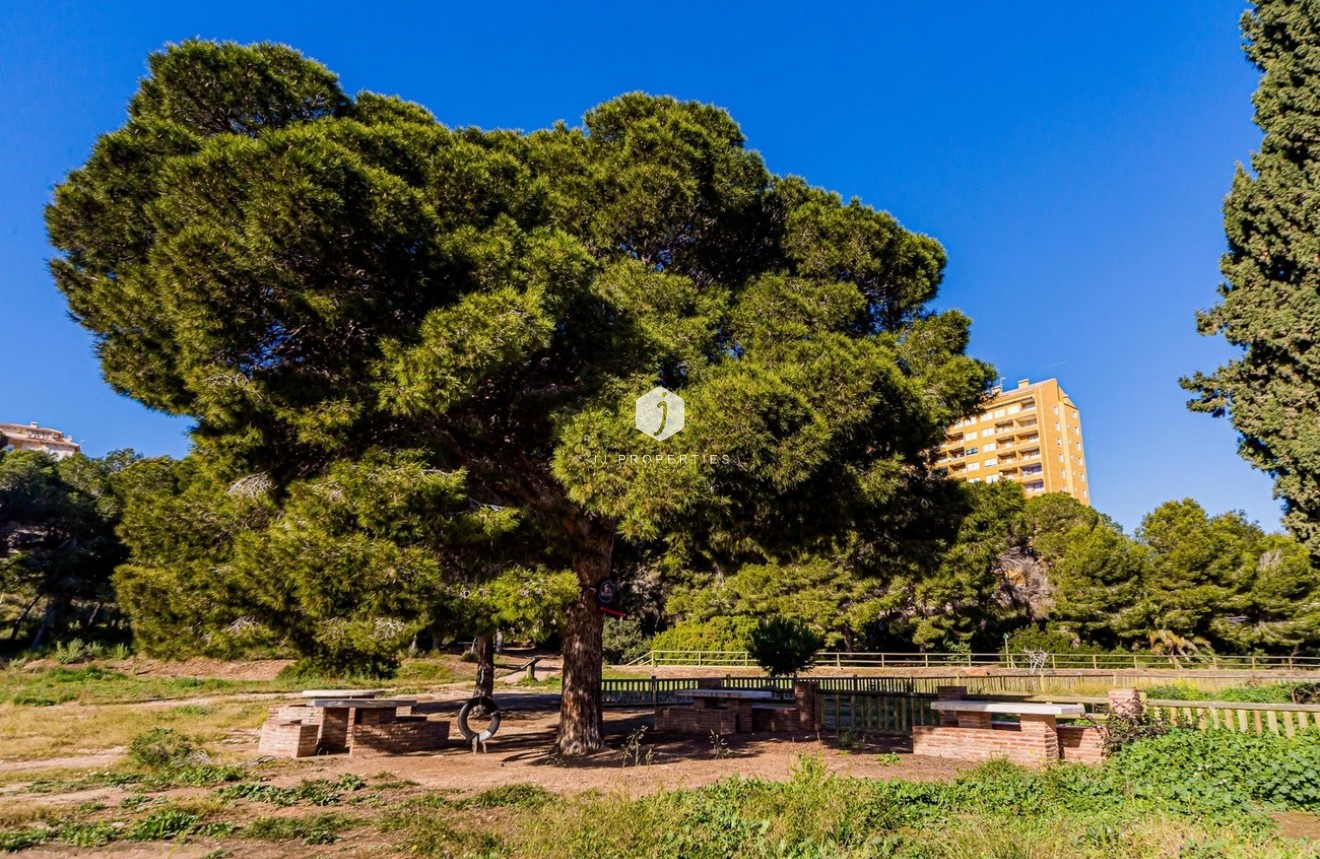 Resale - Duplex -
Dehesa de Campoamor - Costa Blanca