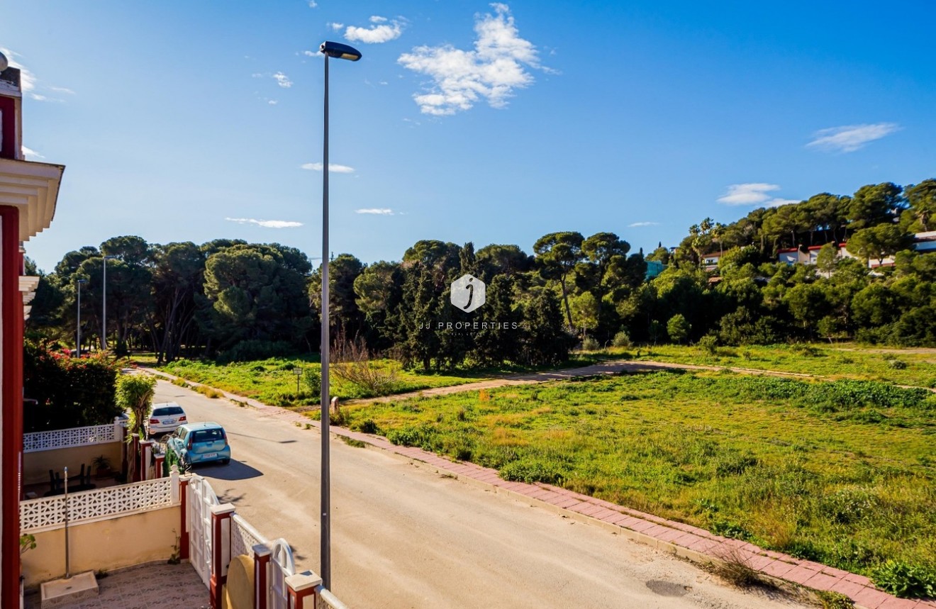 Resale - Duplex -
Dehesa de Campoamor - Costa Blanca