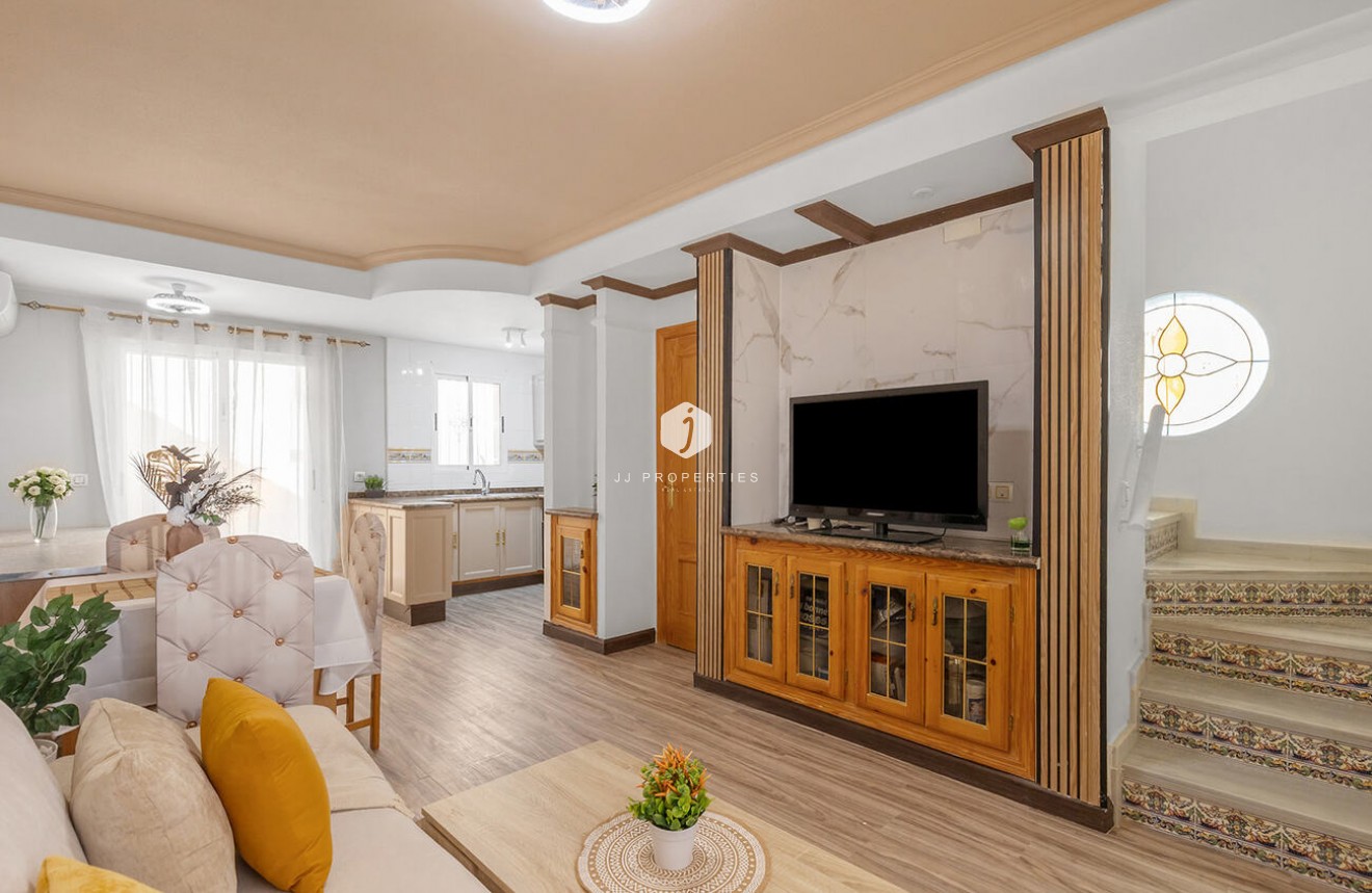 Segunda mano - Chalet -
Orihuela Costa - Villamartín