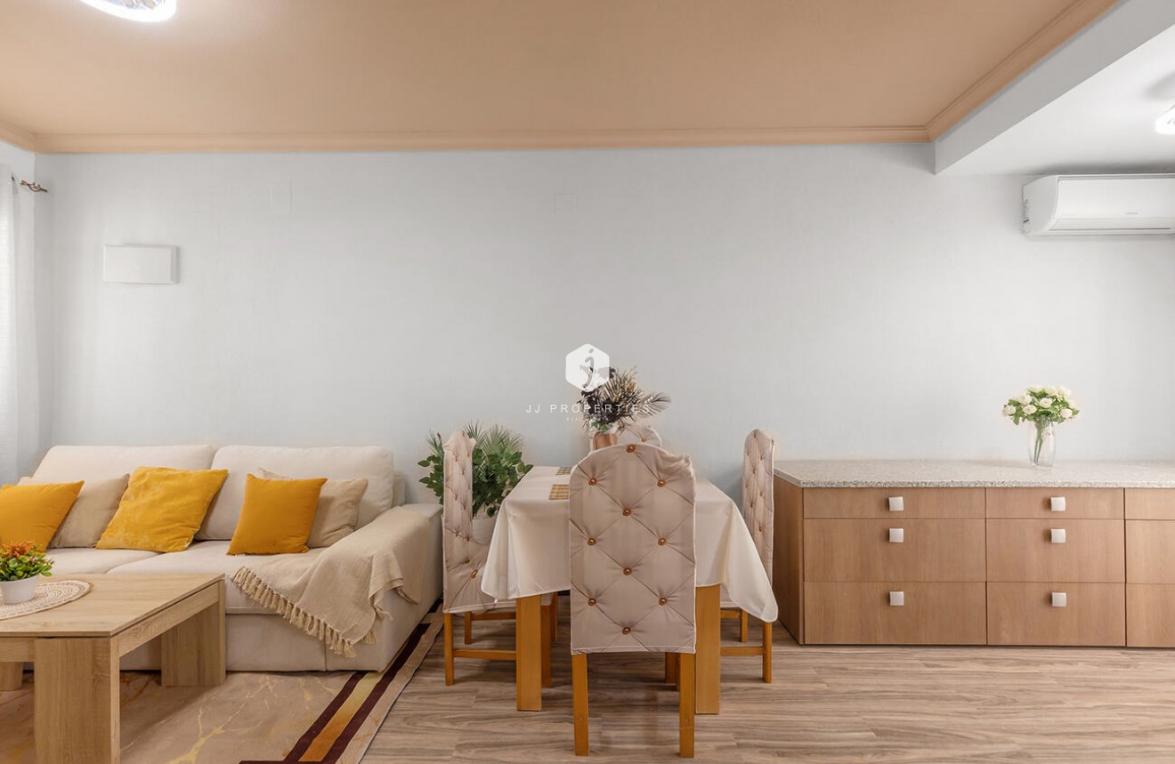 Segunda mano - Chalet -
Orihuela Costa - Villamartín