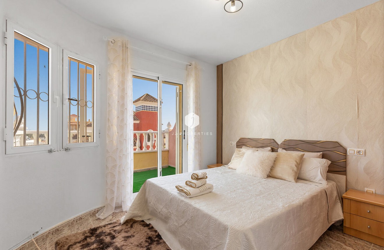 Segunda mano - Chalet -
Orihuela Costa - Villamartín