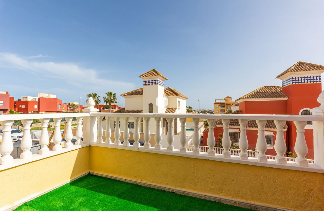 Segunda mano - Chalet -
Orihuela Costa - Villamartín