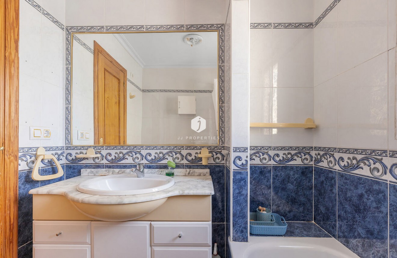 Segunda mano - Chalet -
Orihuela Costa - Villamartín