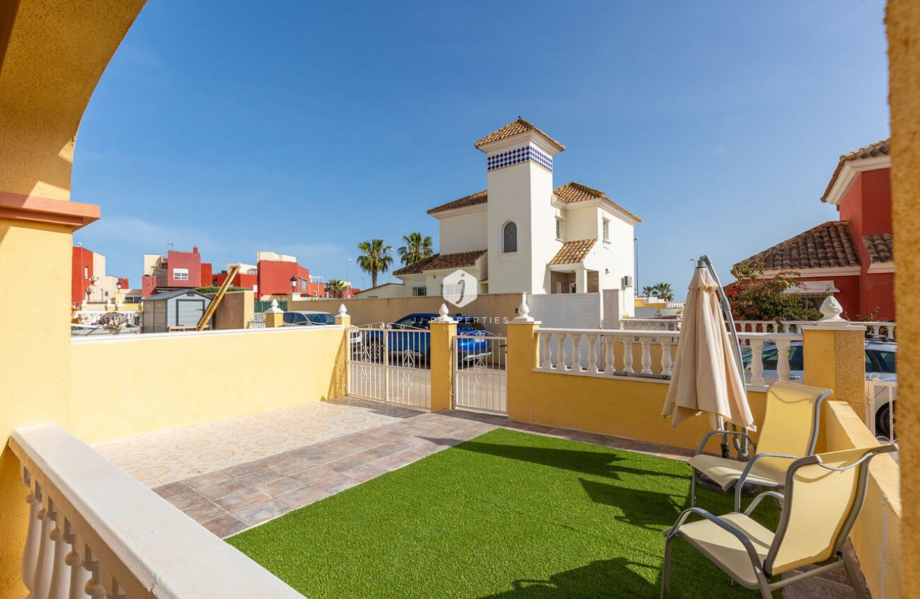 Segunda mano - Chalet -
Orihuela Costa - Villamartín