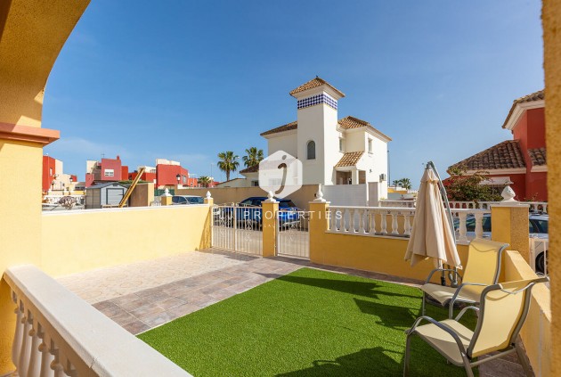 Segunda mano - Chalet -
Orihuela Costa - Villamartín