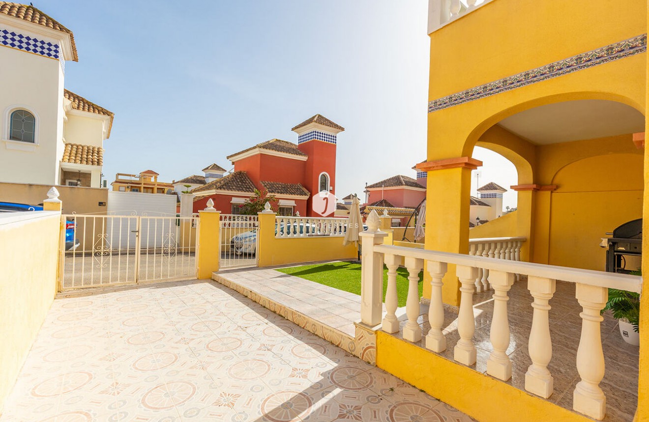 Segunda mano - Chalet -
Orihuela Costa - Villamartín