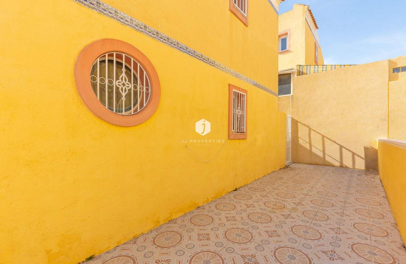 Segunda mano - Chalet -
Orihuela Costa - Villamartín