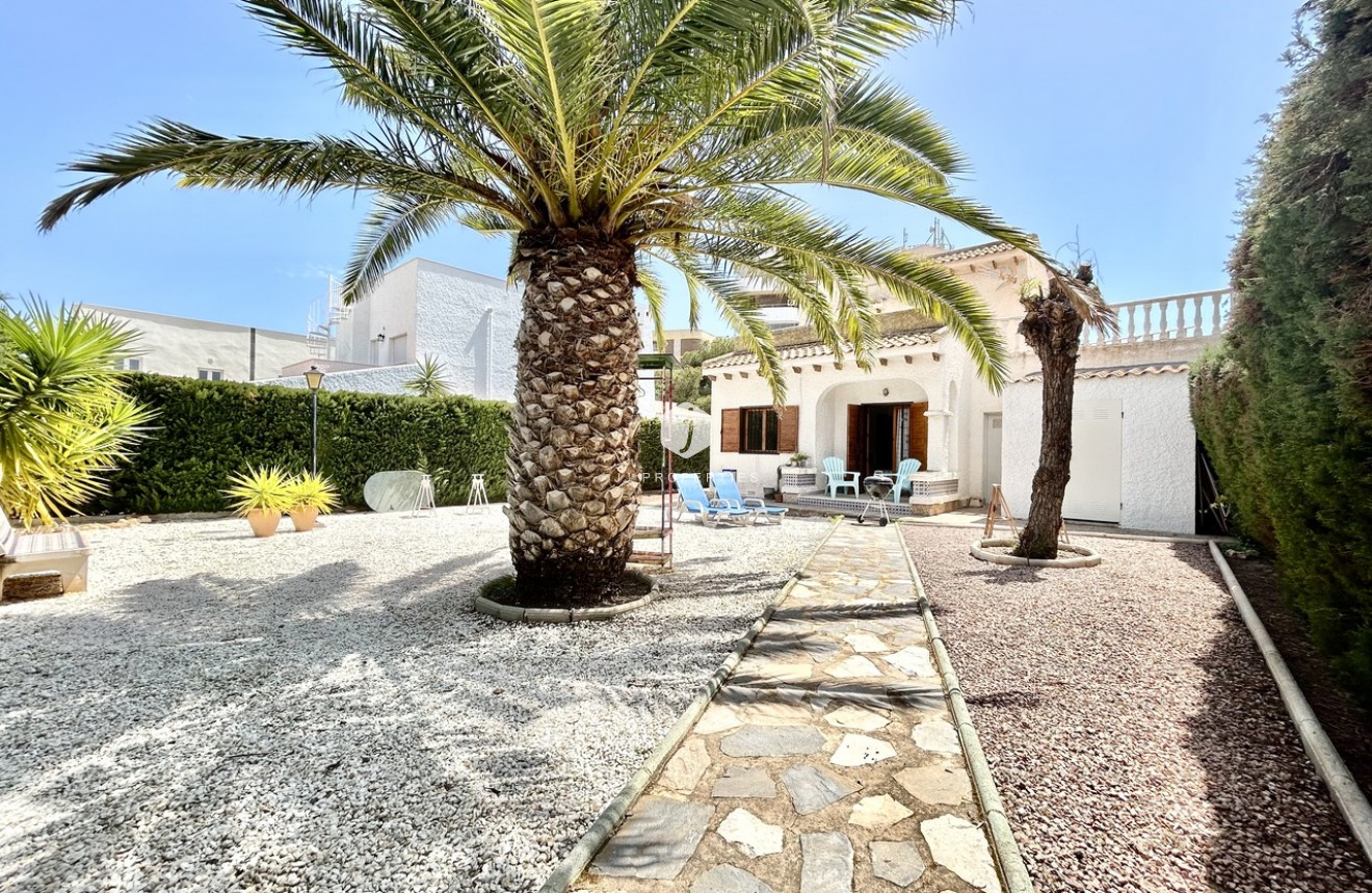 Resale - Villa -
La Zenia - Costa Blanca