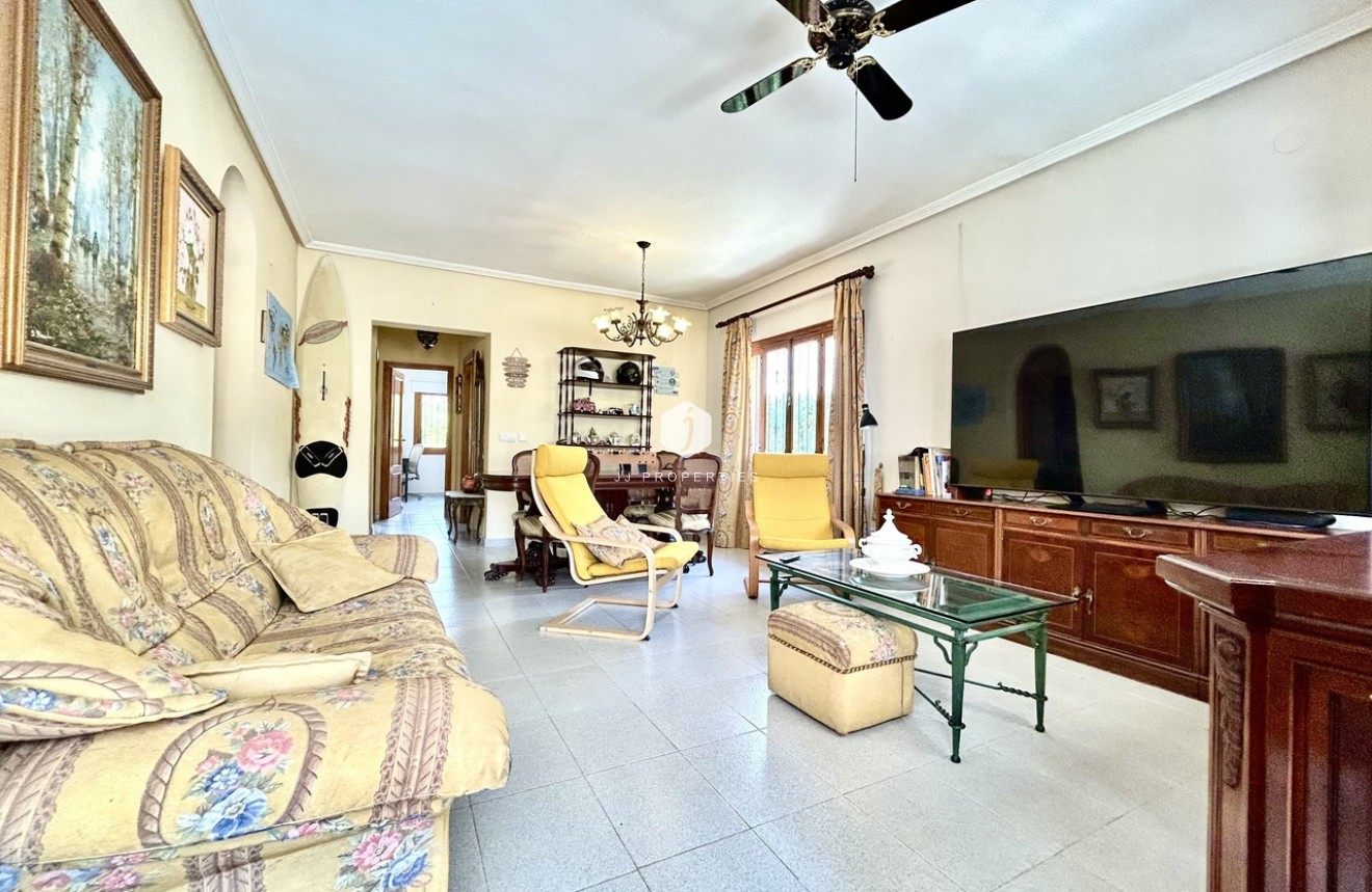 Resale - Villa -
La Zenia - Costa Blanca