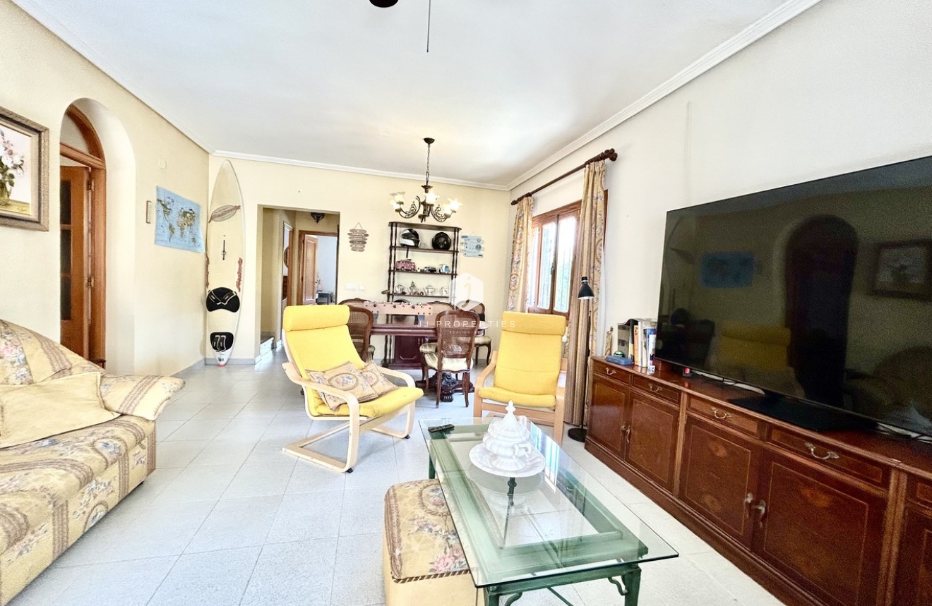 Resale - Villa -
La Zenia - Costa Blanca