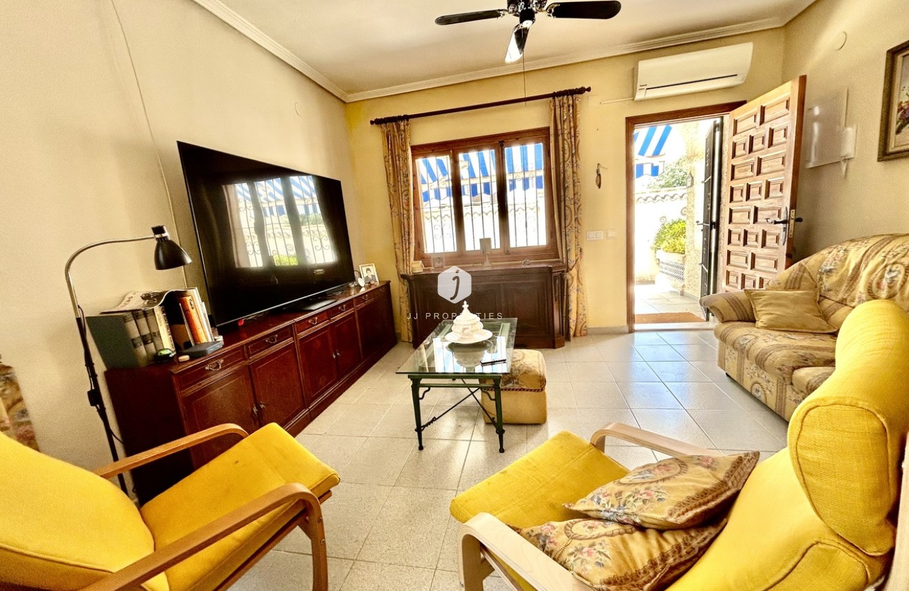 Resale - Villa -
La Zenia - Costa Blanca