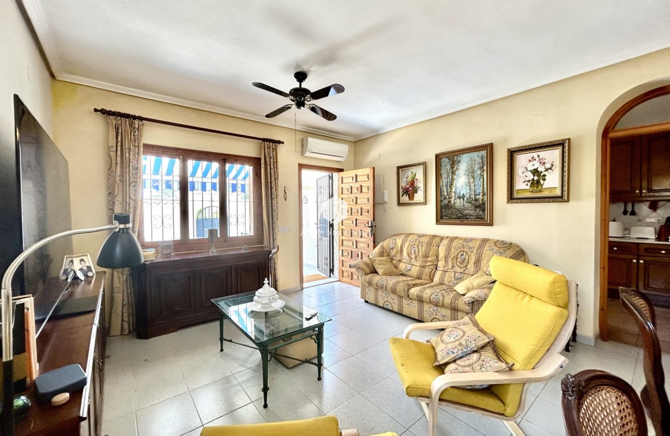 Resale - Villa -
La Zenia - Costa Blanca