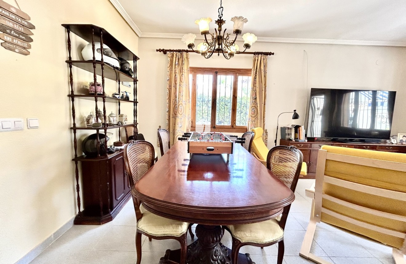Resale - Villa -
La Zenia - Costa Blanca