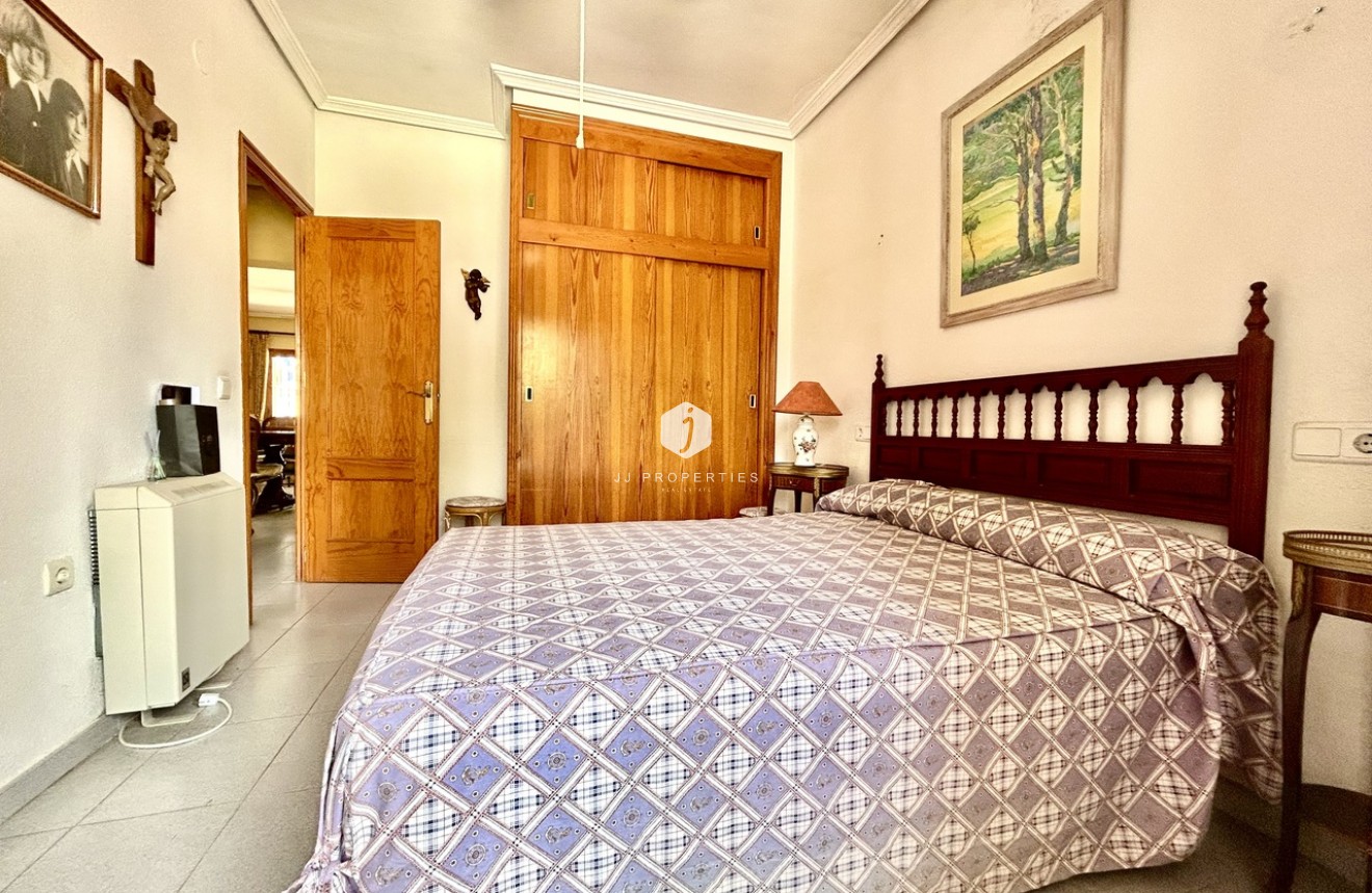 Resale - Villa -
La Zenia - Costa Blanca
