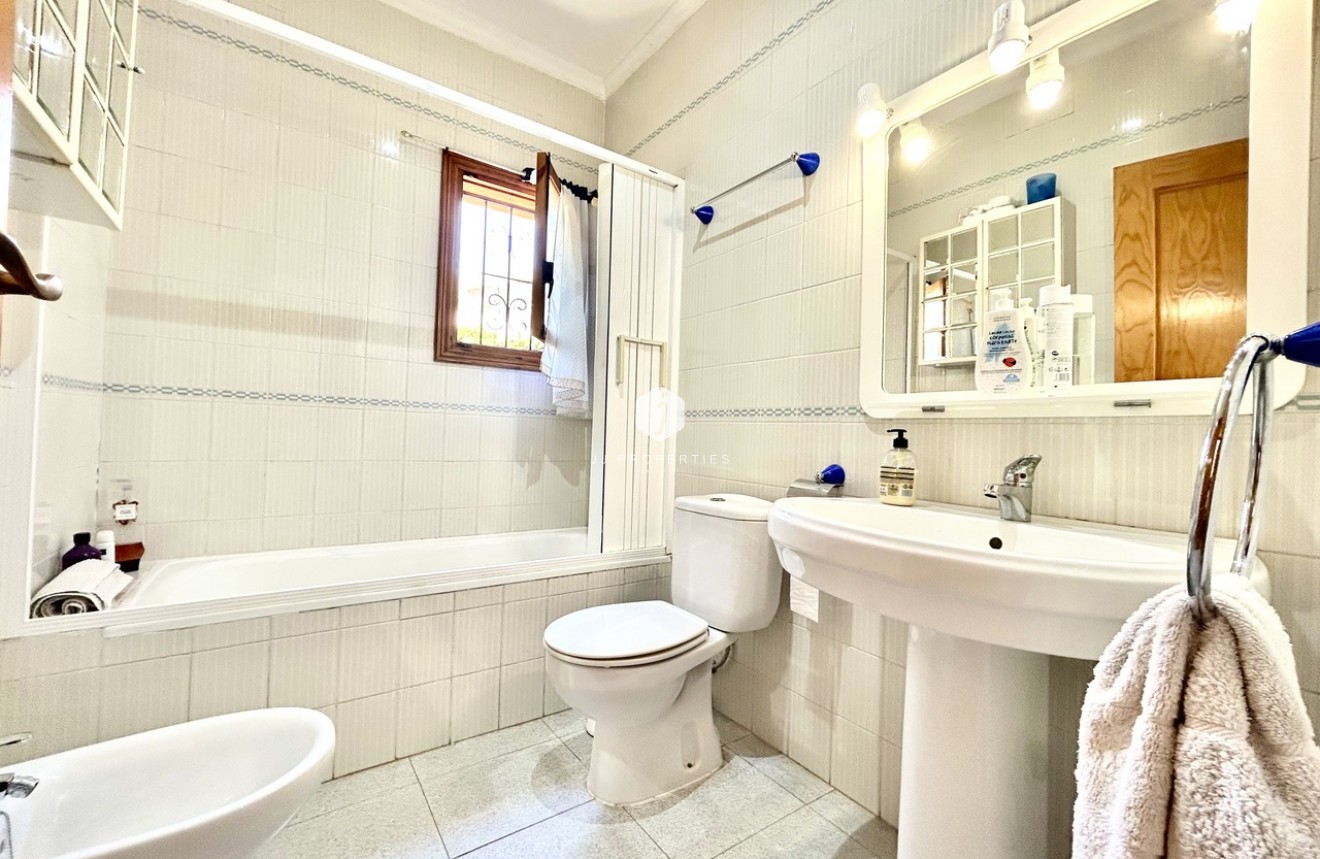 Resale - Villa -
La Zenia - Costa Blanca