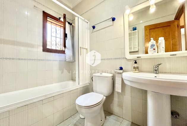 Resale - Villa -
La Zenia - Costa Blanca
