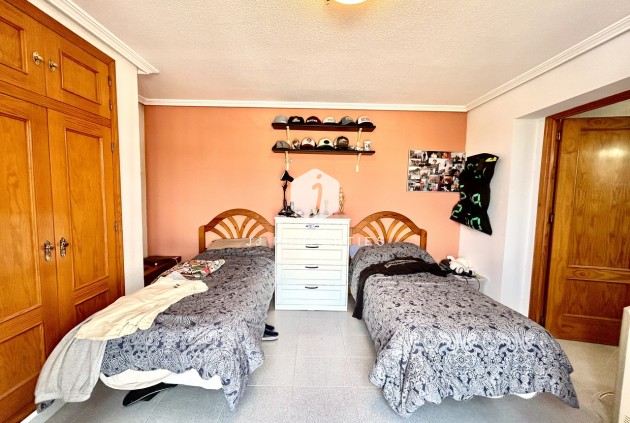 Resale - Villa -
La Zenia - Costa Blanca