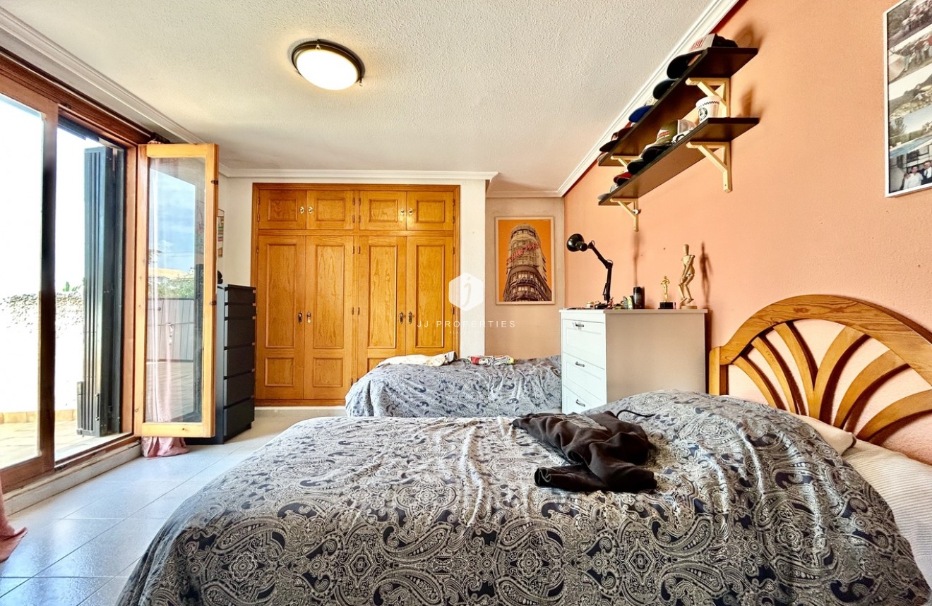 Resale - Villa -
La Zenia - Costa Blanca