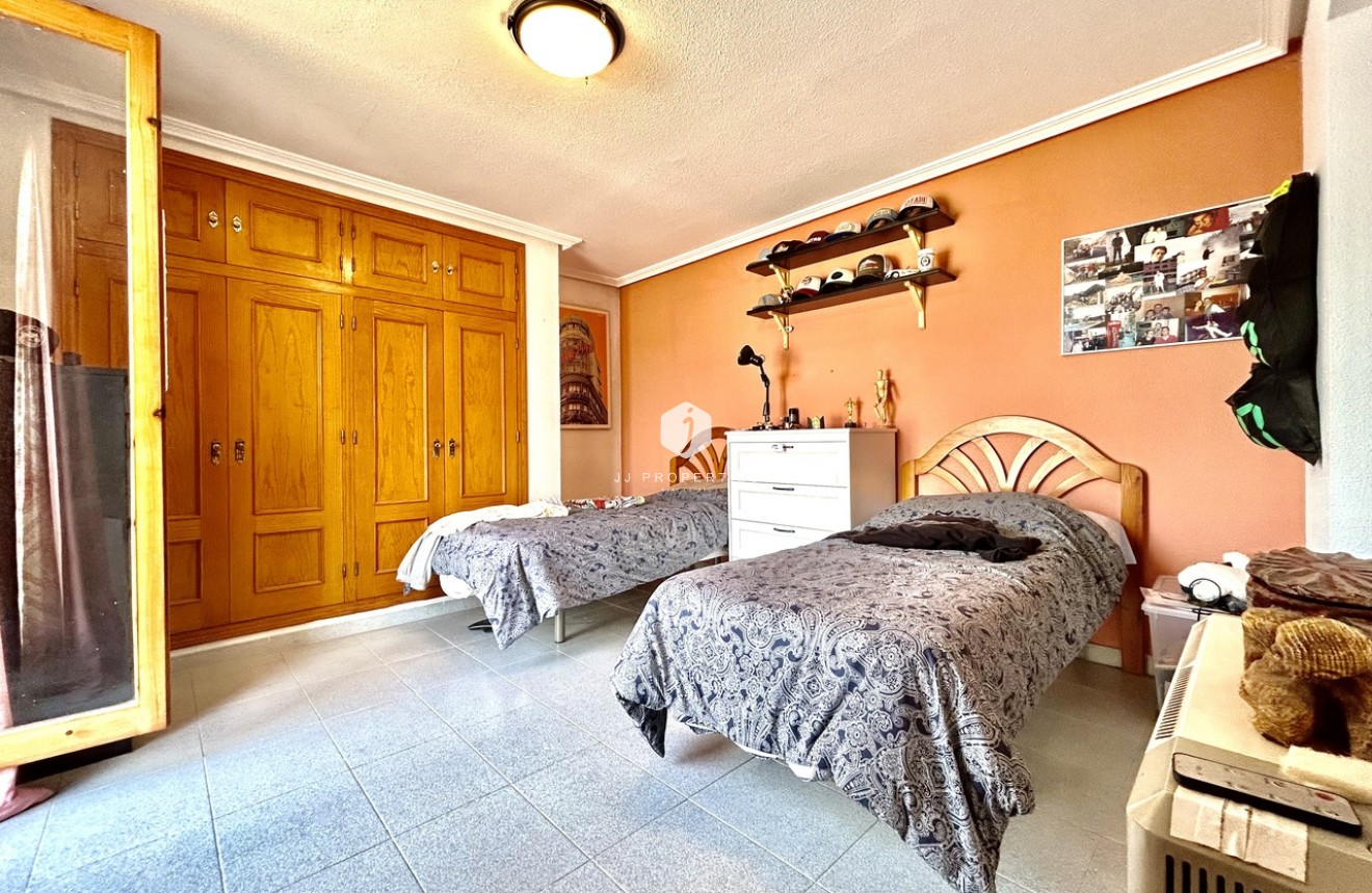 Resale - Villa -
La Zenia - Costa Blanca