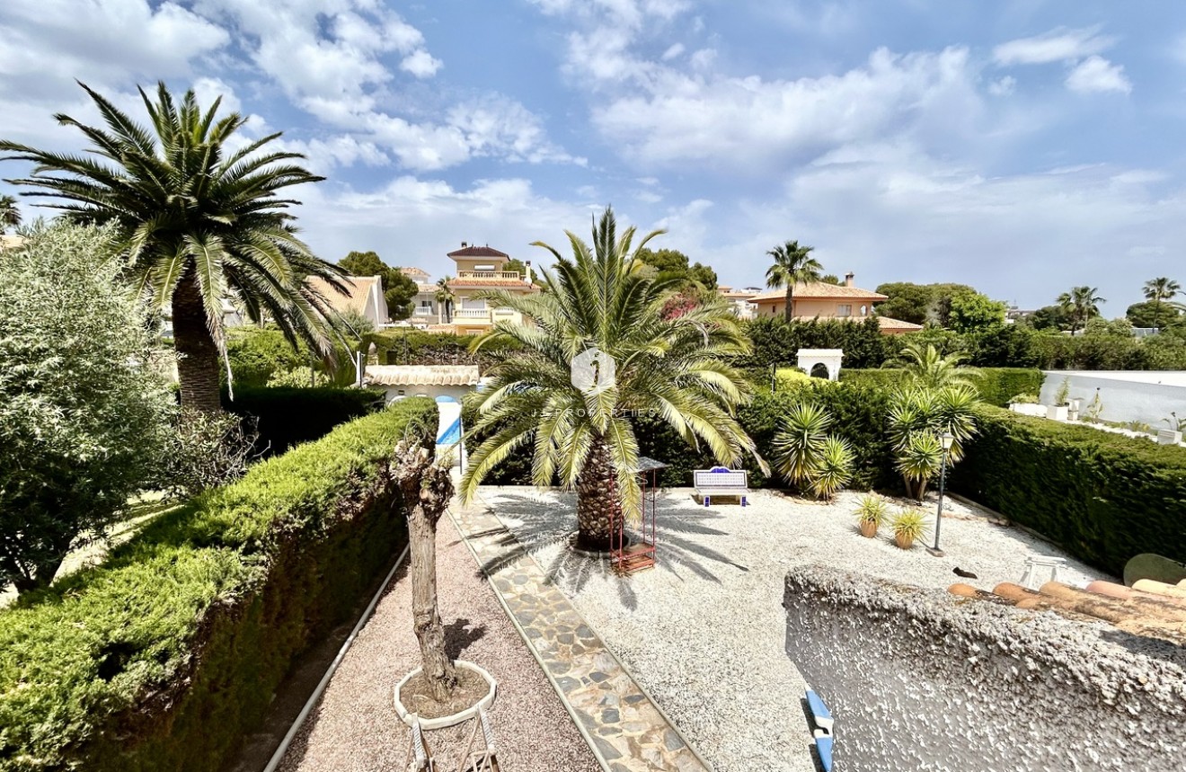 Resale - Villa -
La Zenia - Costa Blanca
