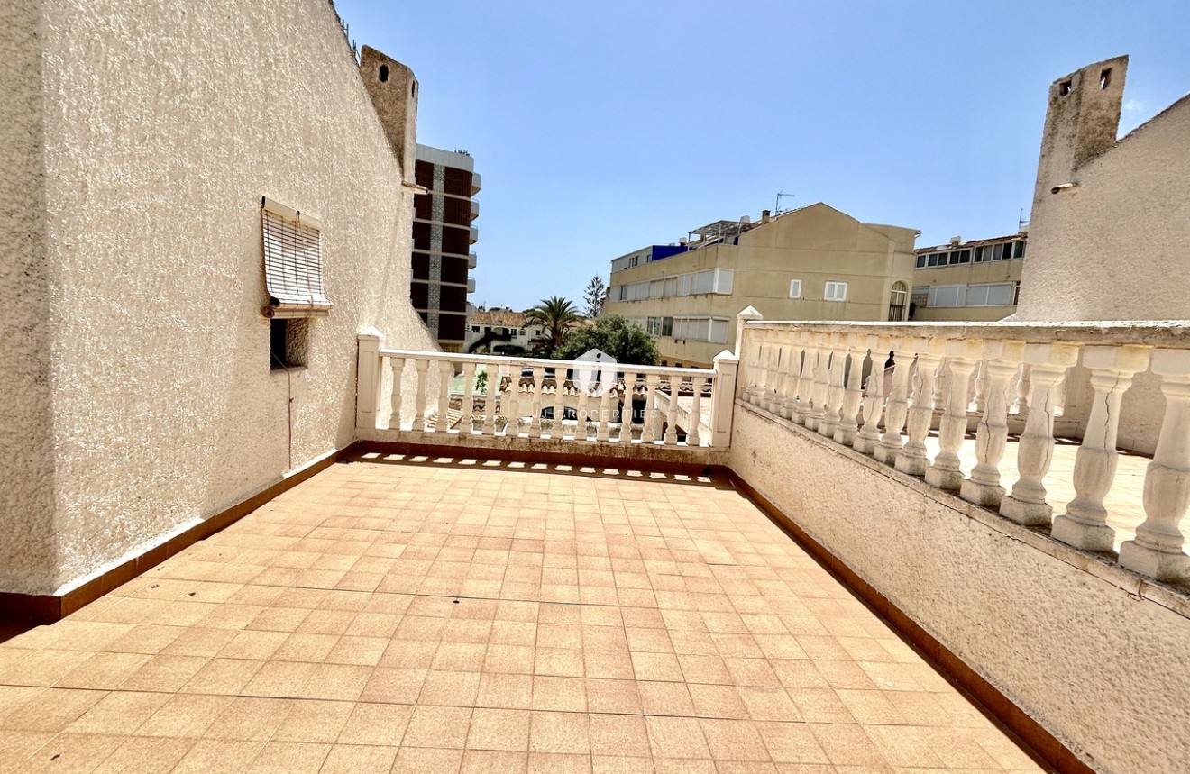 Resale - Villa -
La Zenia - Costa Blanca