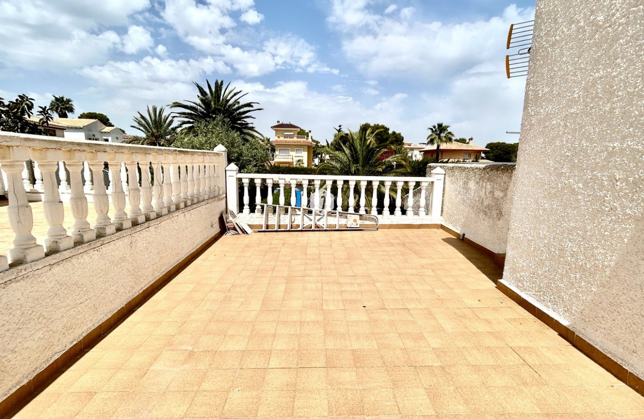 Resale - Villa -
La Zenia - Costa Blanca