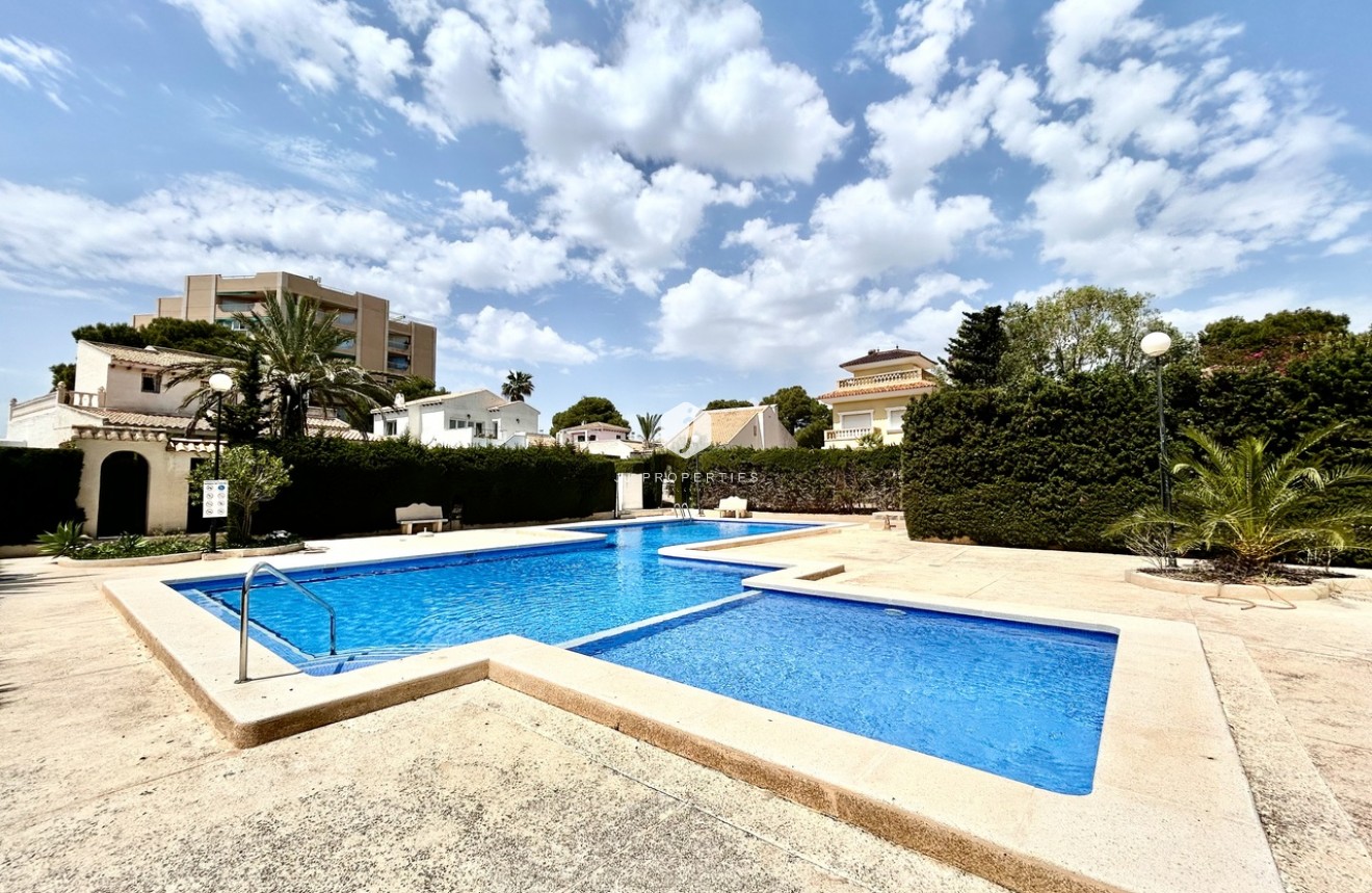 Resale - Villa -
La Zenia - Costa Blanca