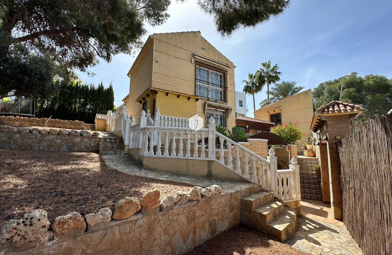 Resale - Villa -
Torrevieja - Los Balcones - Los Altos del Edén