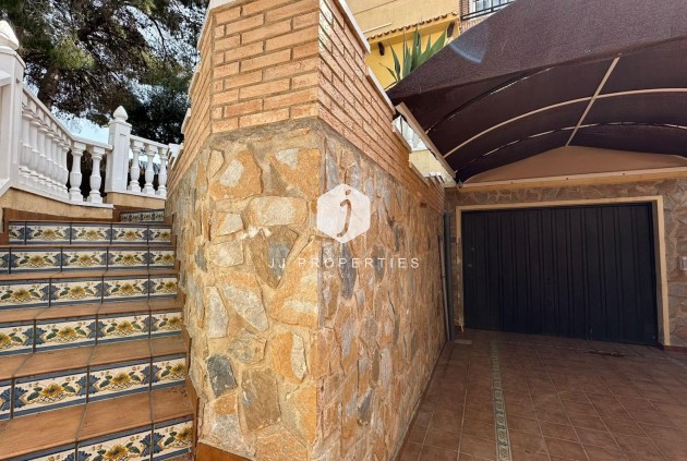 Resale - Villa -
Torrevieja - Los Balcones - Los Altos del Edén