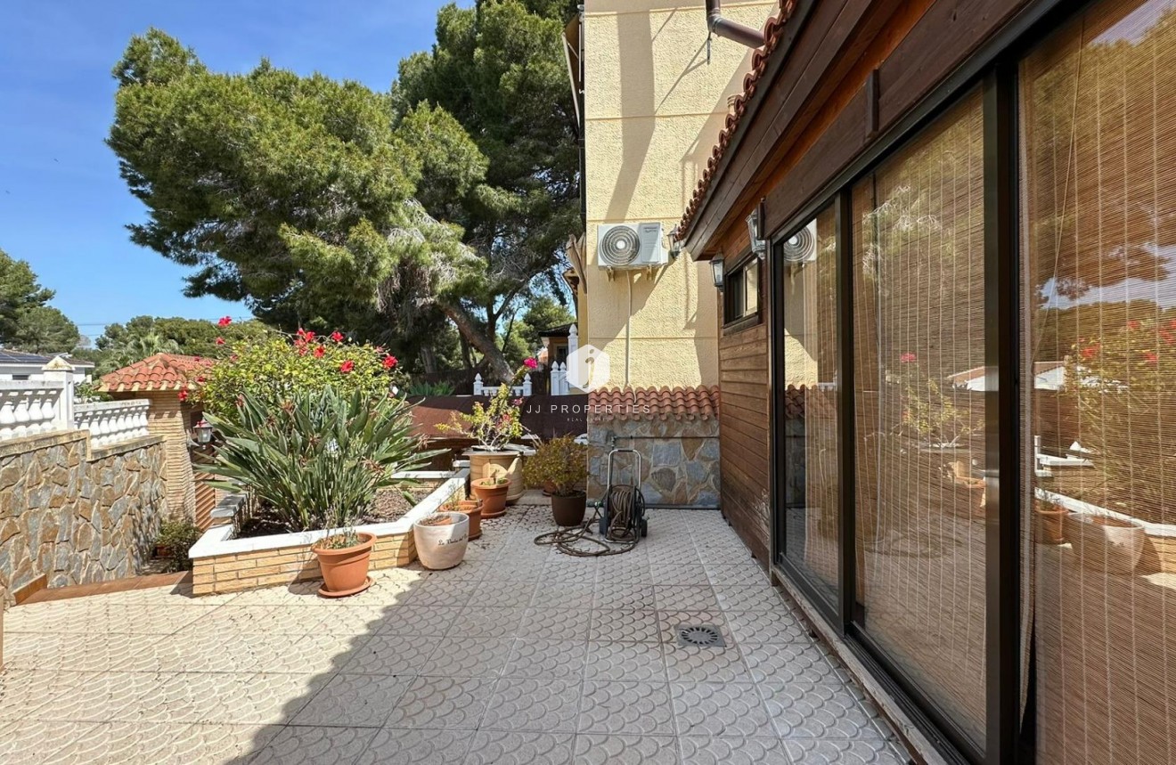 Resale - Villa -
Torrevieja - Los Balcones - Los Altos del Edén