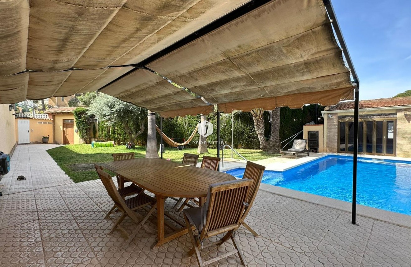 Resale - Villa -
Torrevieja - Los Balcones - Los Altos del Edén