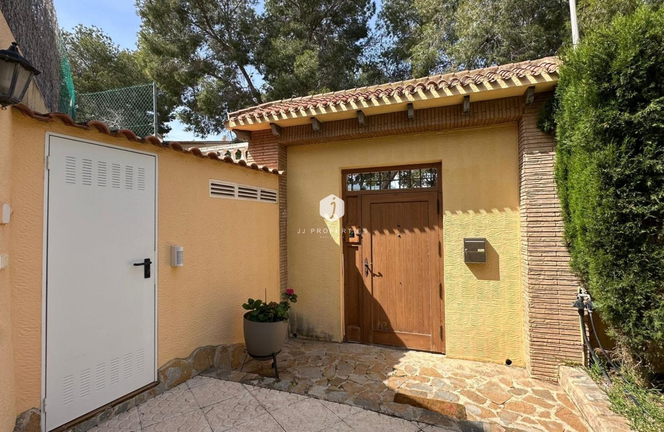Resale - Villa -
Torrevieja - Los Balcones - Los Altos del Edén