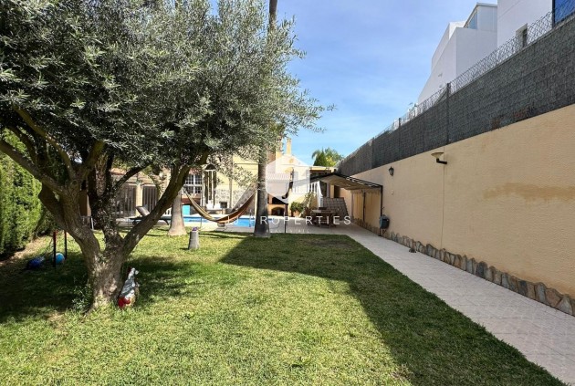 Resale - Villa -
Torrevieja - Los Balcones - Los Altos del Edén