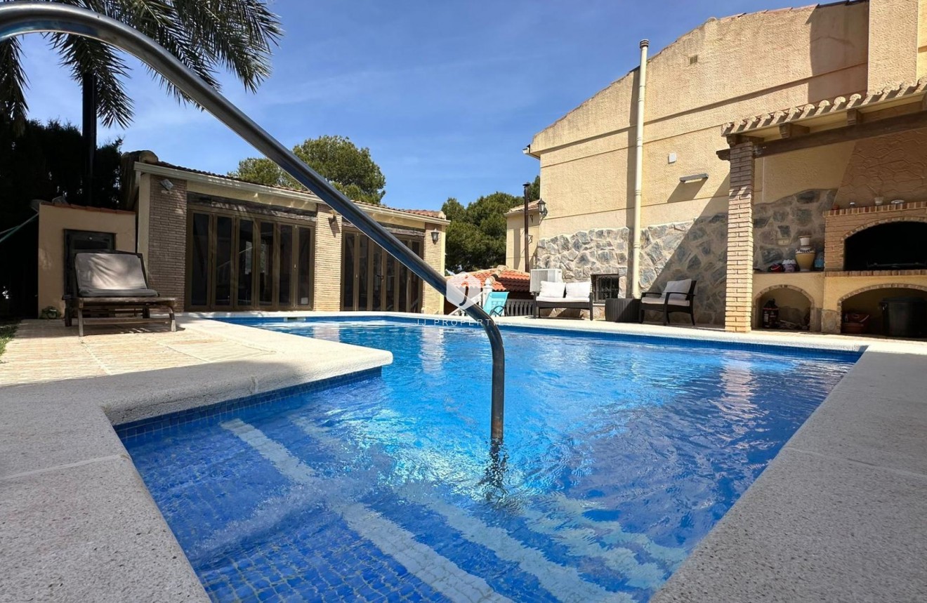 Resale - Villa -
Torrevieja - Los Balcones - Los Altos del Edén