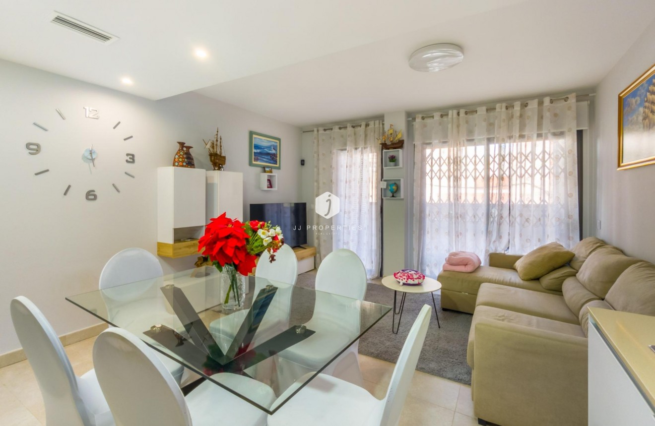 Segunda mano - Apartamento / piso -
Torrevieja - Estacion de autobuses